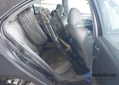 2004 Acura Tsx z USA, uszkodzony, nr VIN JH4CL96854C043404